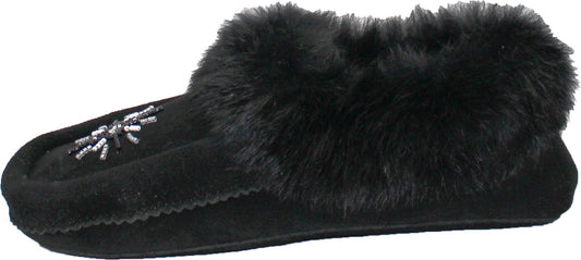 Black moccasin slipper with faux fur trim.