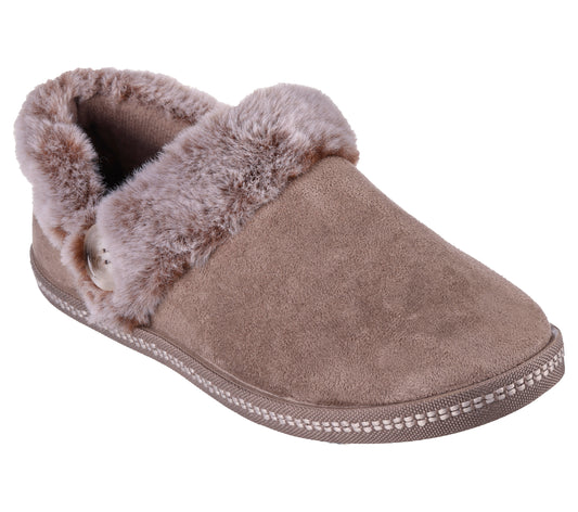 Moccasin slipper with faux fur trim