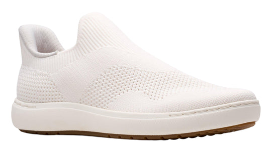 Slip-on sneaker made of white knit with a white sole.