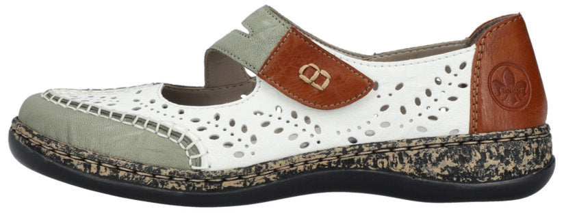 A Mary Jane style women's shoe with a strap.