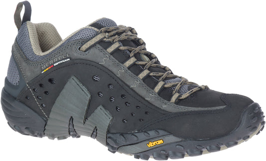 Low-cut shoe with grey laces, a black and gray upper, and a textured sole