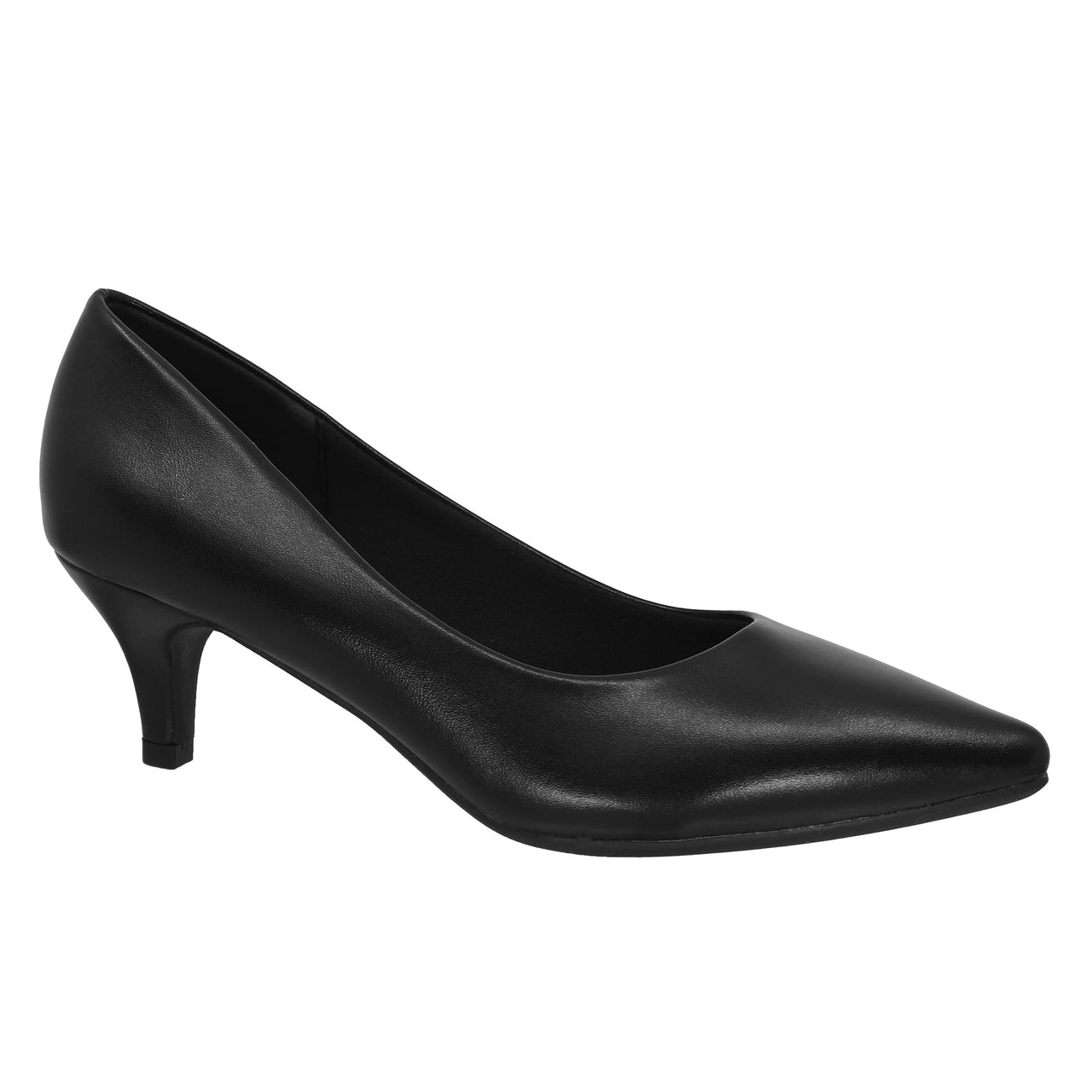 Black leather heeled pump.