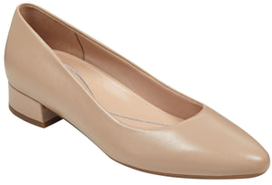 Low heel dress shoe with a pointed toe.