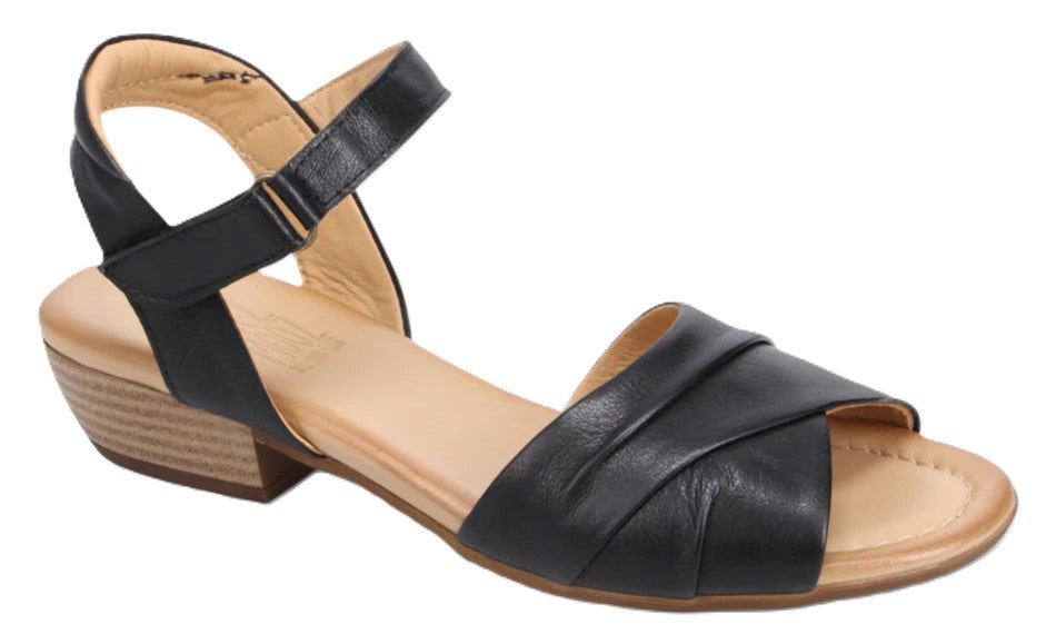 Black leather heeled sandal with toe strap and ankle strap