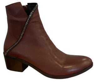 Leather brown ankle boot with zipper and low block heel.