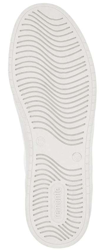 The sole of a shoe with wave-like treads and the word "remonte" printed on it.
