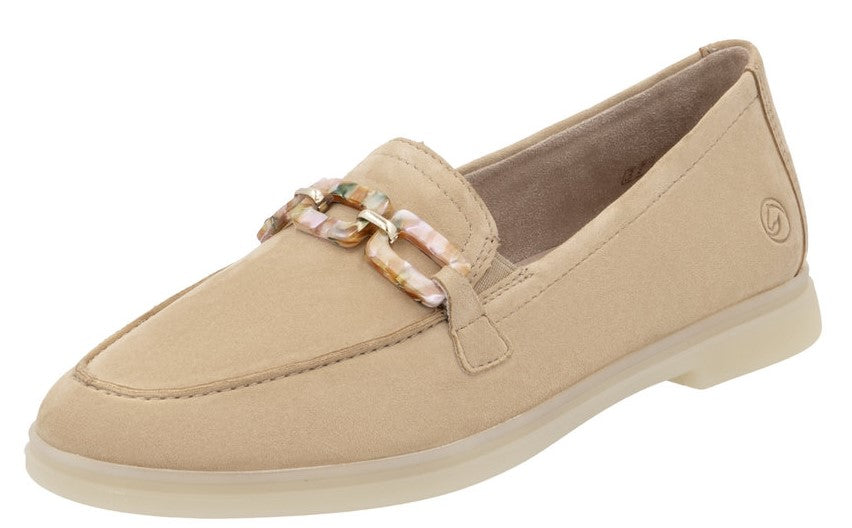 Tan loafer with a decorative chain across the top.