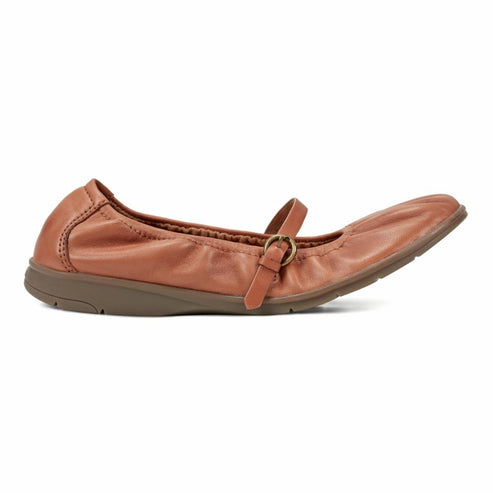 Leather ballet flat with adjustable Mary Jane strap.