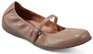 Closed toe dress shoe with a buckle strap.