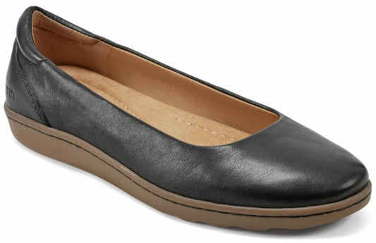 Black leather ballet flat with a rounded toe and a brown sole.