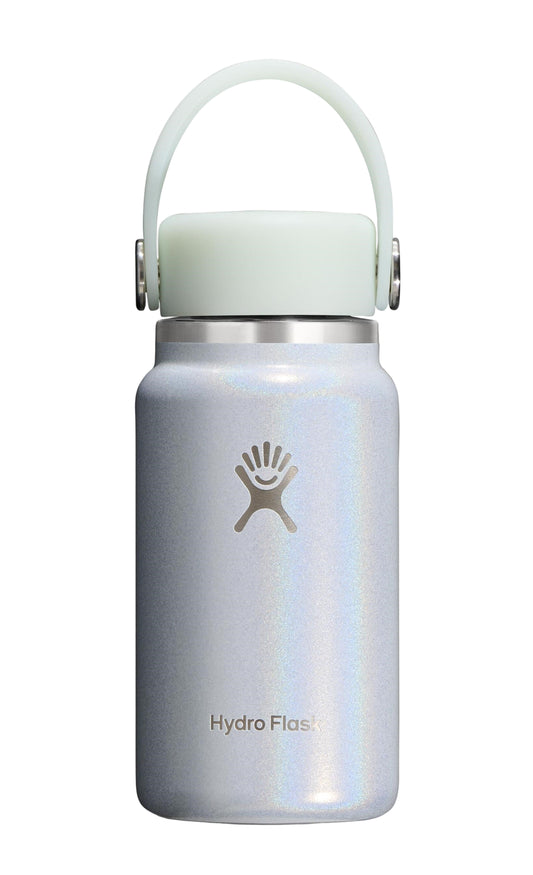 White insulated bottle with handle and logo "Hydro Flask".