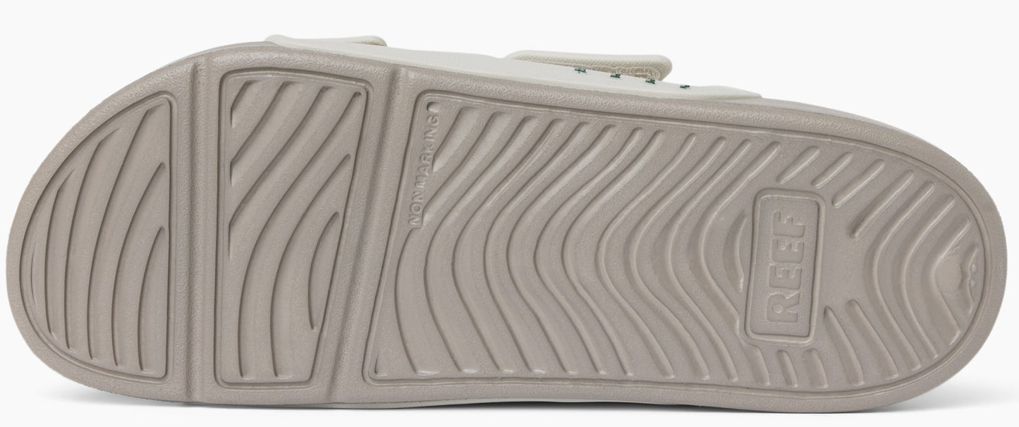 shoe sole with wavy grooves