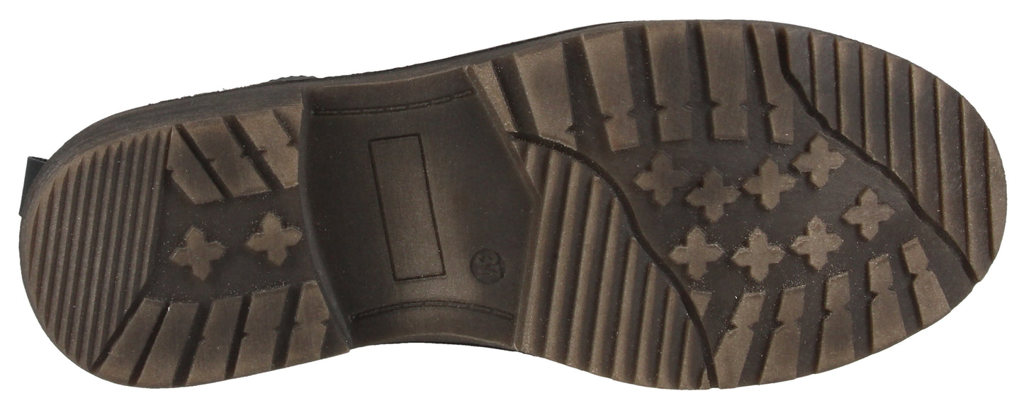 sole of a shoe with a rectangle design and x shapes