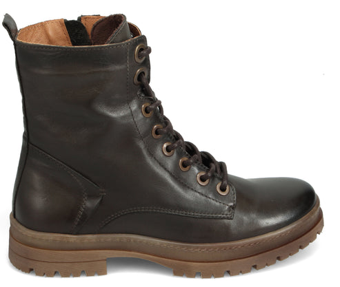 Leather combat boot with round toe, lace up closure and chunky sole.