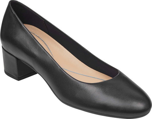 Black leather block heel pump.
