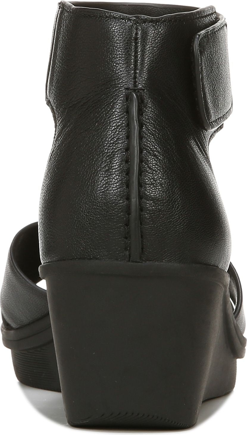 Naturalizer Sandals Riviera Black Leather