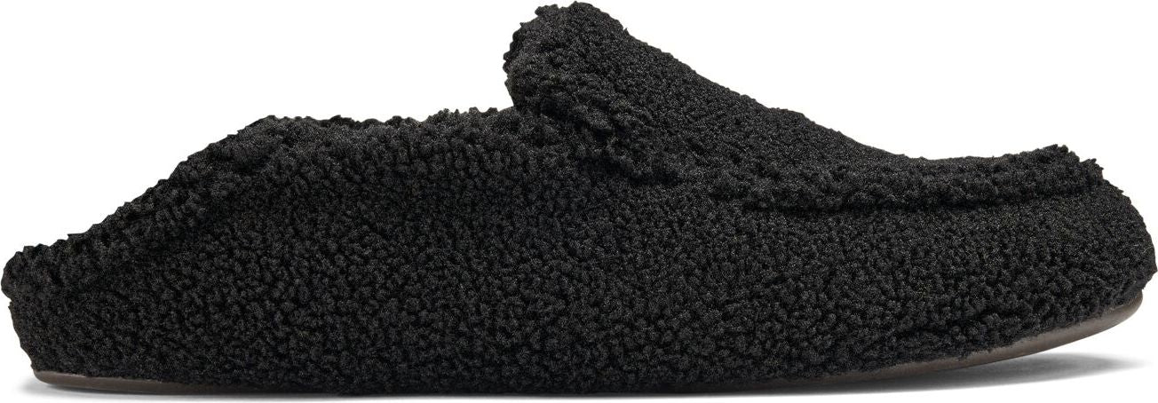 Black sherpa slipper.