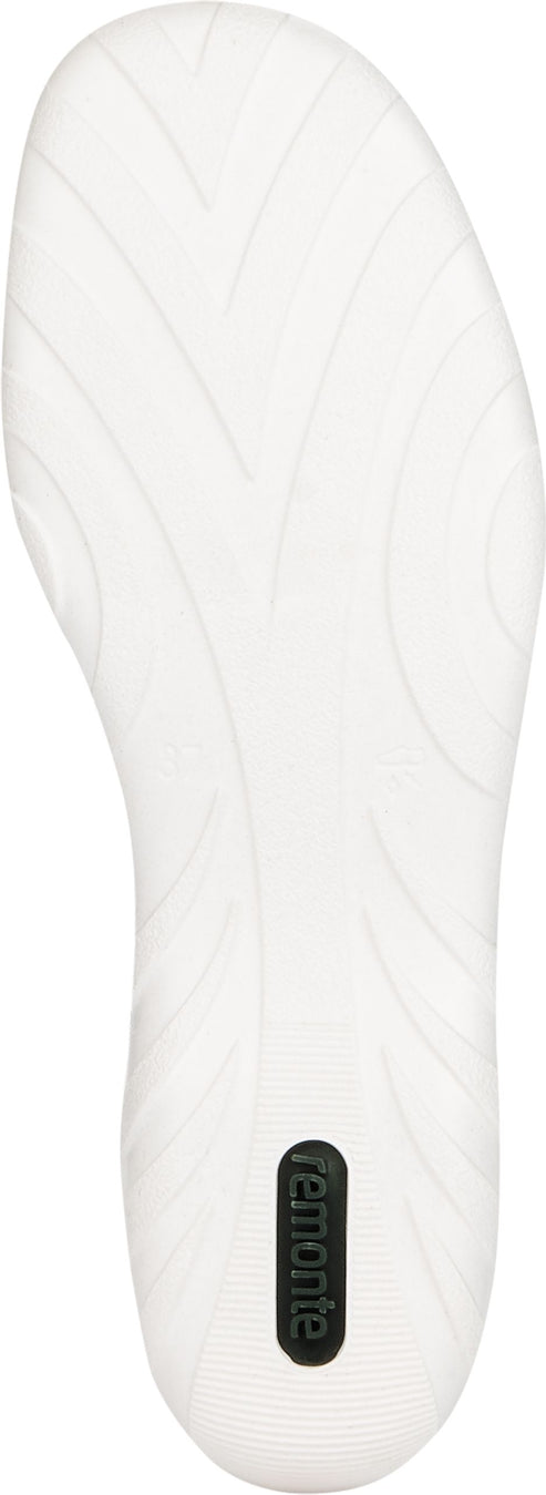 A white insole with a black "remonte" label.