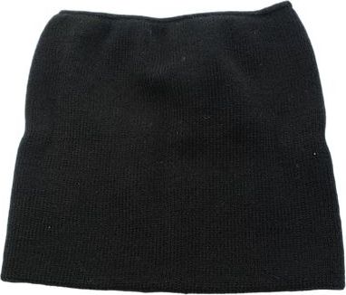 Black knit beanie.
