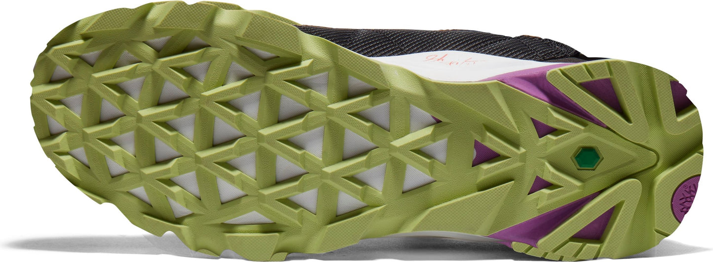 shoe sole with triangular treads