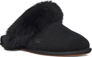 Black slipper with fluffy trim