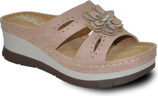Pink wedge sandal with flower detail.
